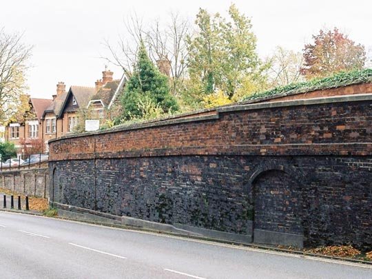 Bricked-up-entrance-to-Boyne-Hill-Station